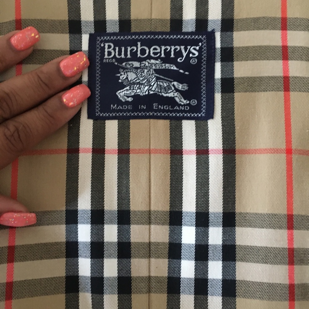 Burberry - Classic, Khaki Trench Coat